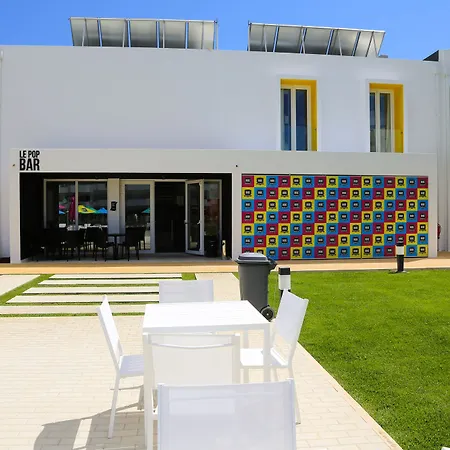 Hotel Ride - Action & Peniche